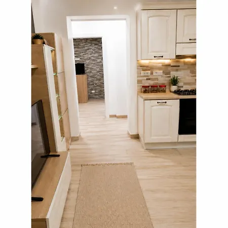 Apartment Goloritze *